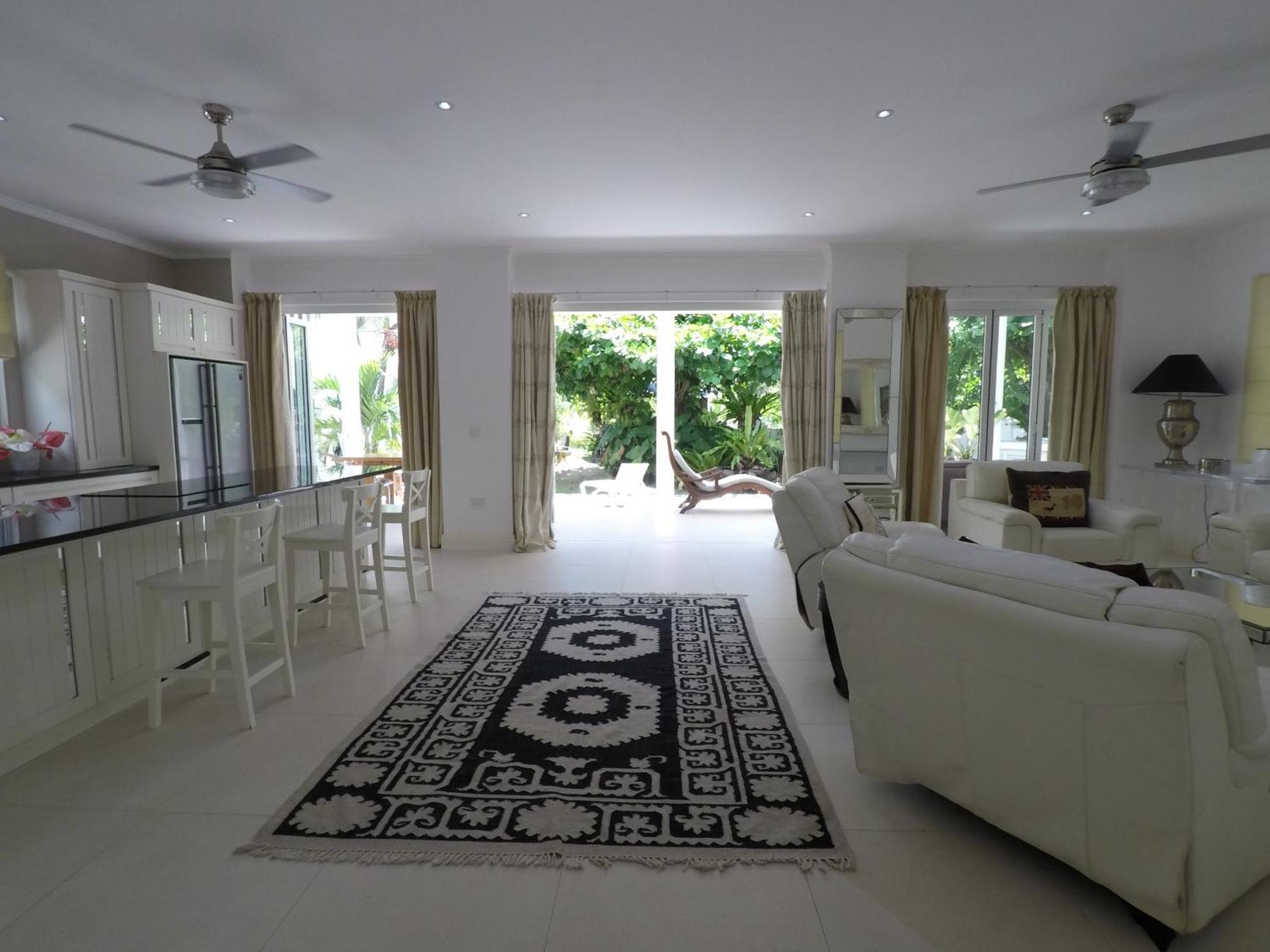Las Brisas Villa - Chateau Elysium โบวาลง ภายนอก รูปภาพ